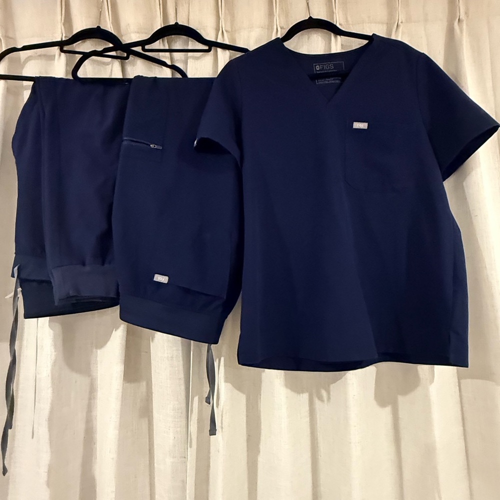 Figs Deep Blue Scrub Set